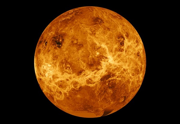 Hành tinh nóng nhất Hệ Mặt Trời