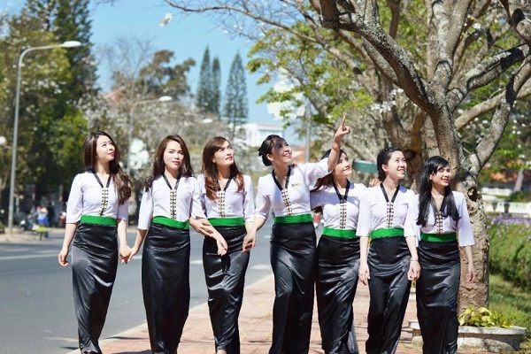 Trang phục truyền thống của người Việt Nam