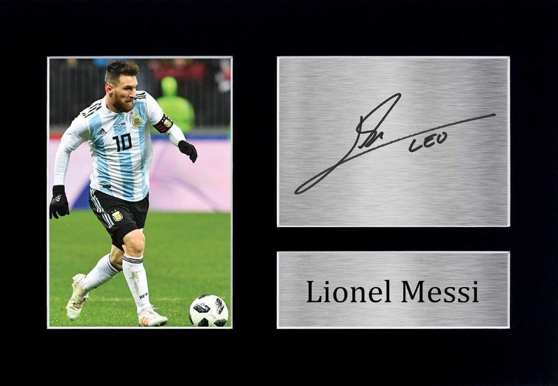 Chữ ký phong thủy Messi