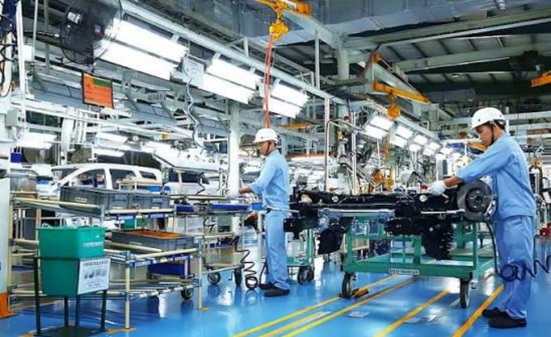 Doanh nghiệp sản xuất là gì? Đặc điểm và các loại hình phổ biến Doanh nghiệp sản xuất là gì? Đặc điểm và các loại hình phổ biến