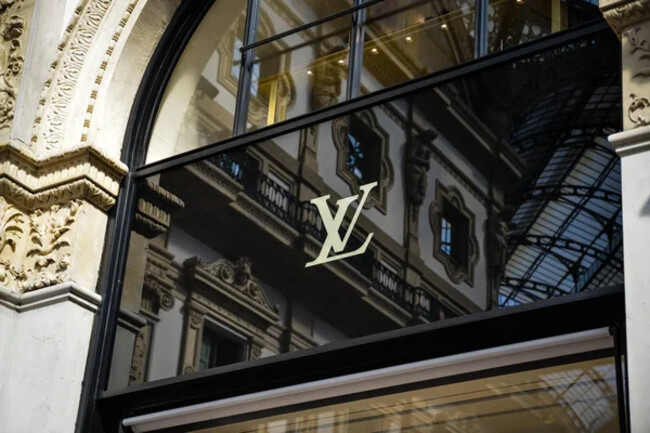Louis Vuitton logo và bí mật ẩn chứa đằng sau biểu tượng LV
