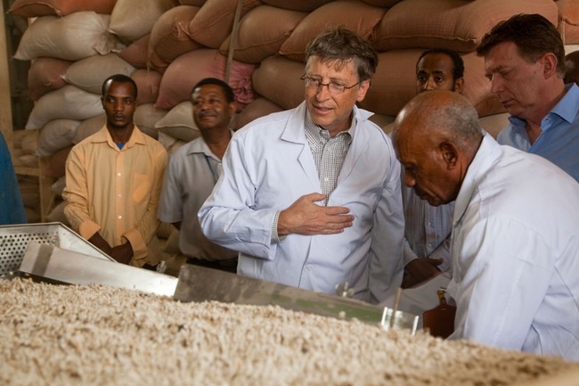 Tỷ phú Bill Gates làm từ thiện